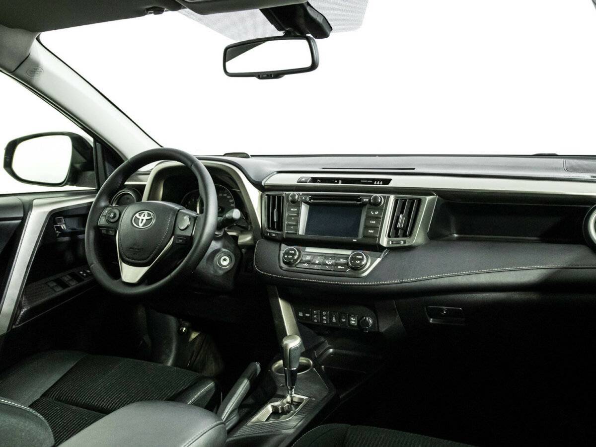 Купить Toyota RAV4 с пробегом. Фото: #8