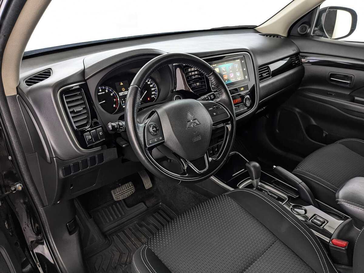 Купить Mitsubishi Outlander с пробегом. Фото: #10