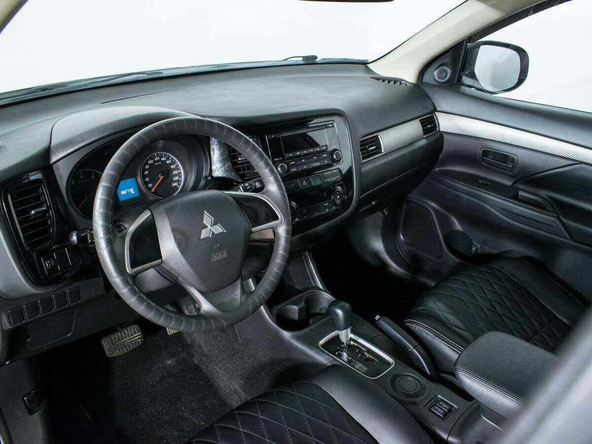 Купить Mitsubishi Outlander с пробегом. Фото: #10