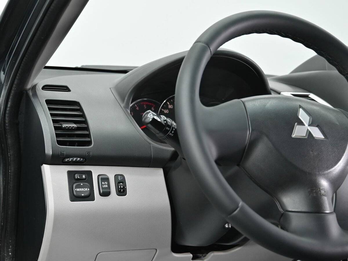 Купить Mitsubishi Pajero Sport с пробегом. Фото: #8