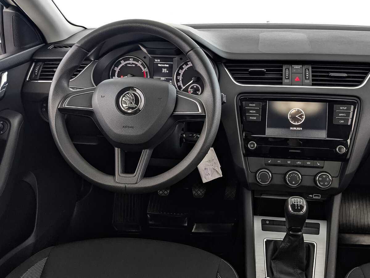 Купить Skoda Octavia с пробегом. Фото: #24