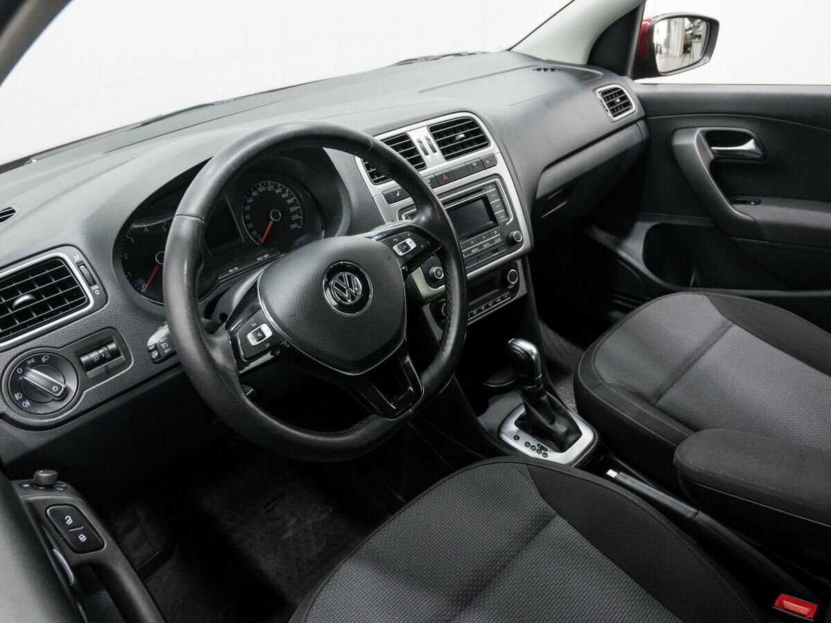 Купить Volkswagen Polo с пробегом. Фото: #10