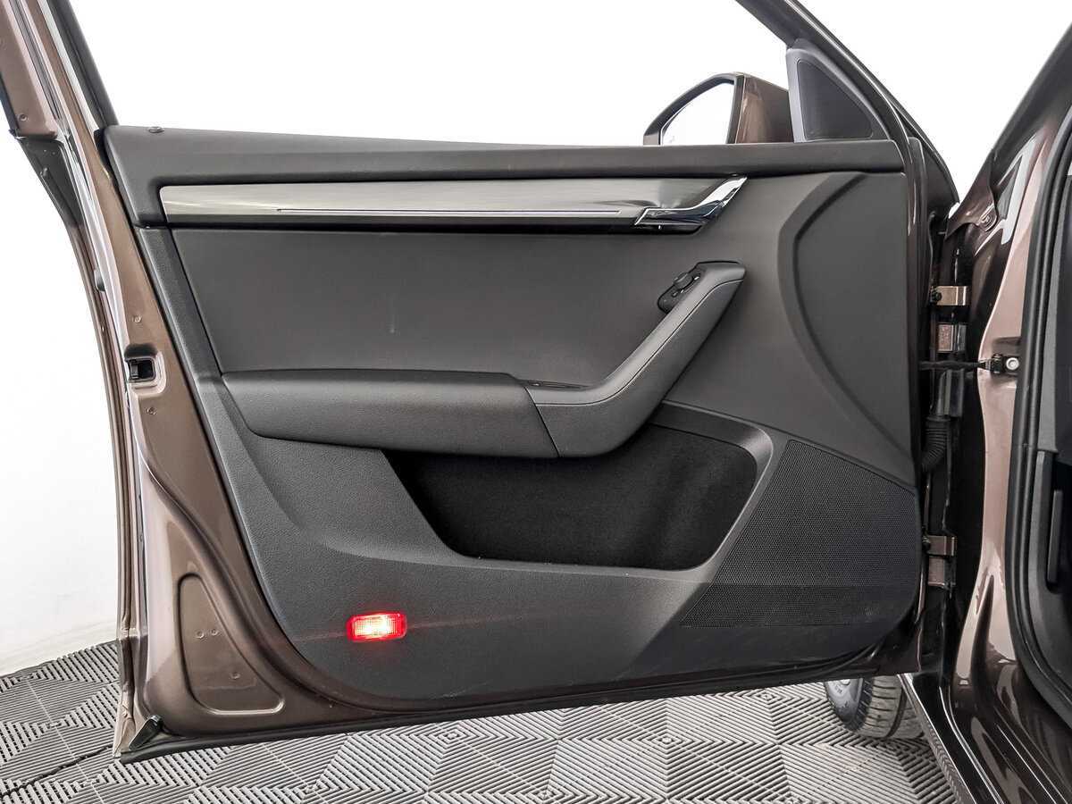 Купить Skoda Octavia с пробегом. Фото: #18