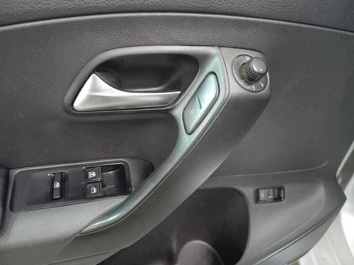 Купить Volkswagen Polo с пробегом. Фото: #13