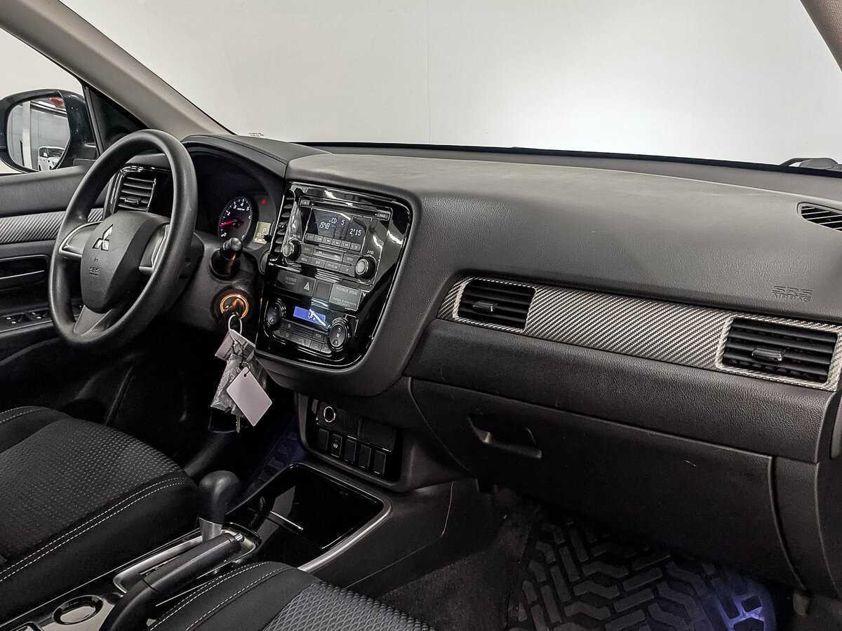 Купить Mitsubishi Outlander с пробегом. Фото: #11