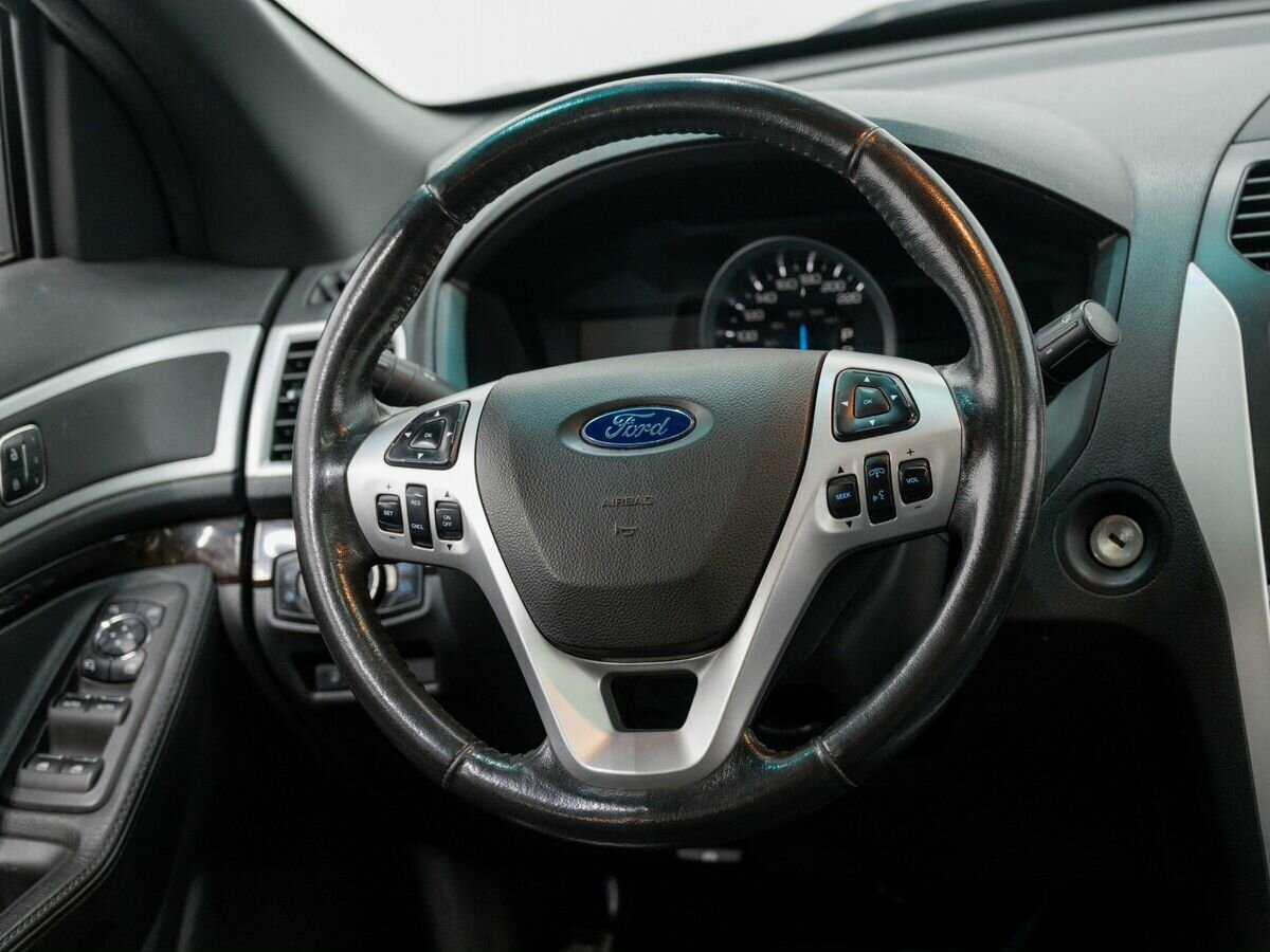 Купить Ford Explorer с пробегом. Фото: #11