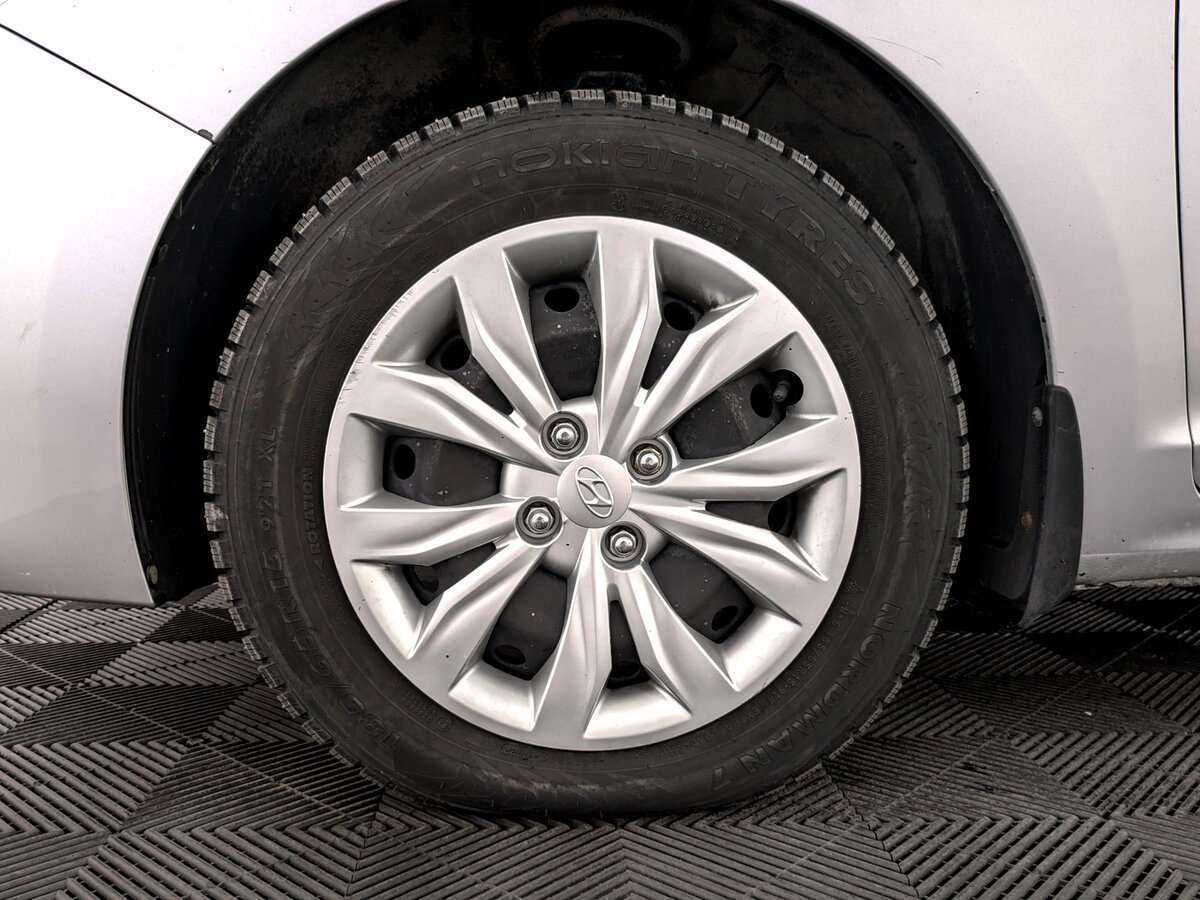 Купить Hyundai Solaris с пробегом. Фото: #17