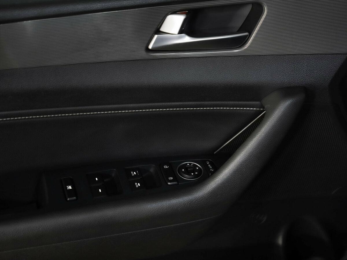 Купить Hyundai Sonata с пробегом. Фото: #23