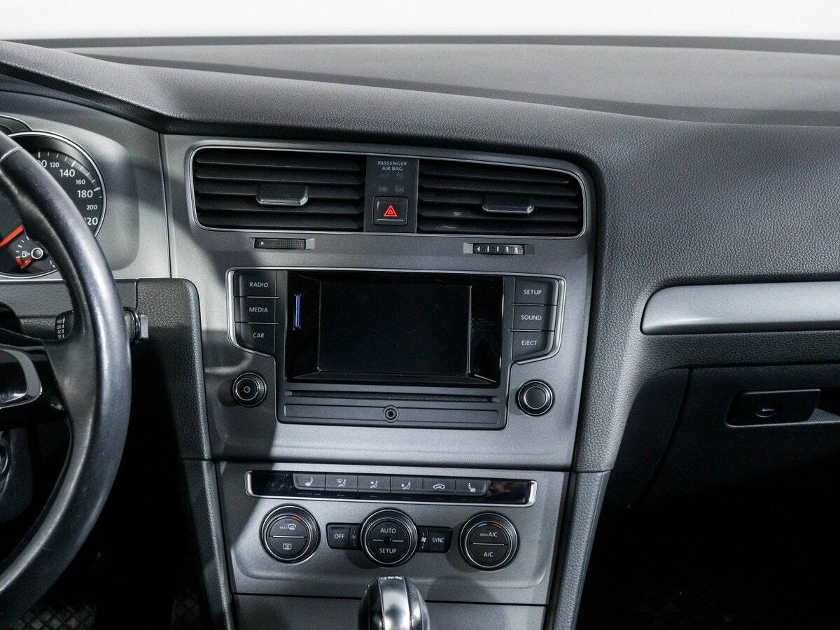 Купить Volkswagen Golf с пробегом. Фото: #11