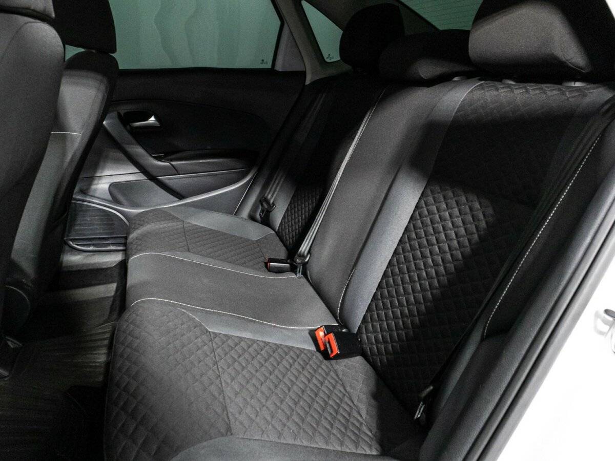 Купить Volkswagen Polo с пробегом. Фото: #9