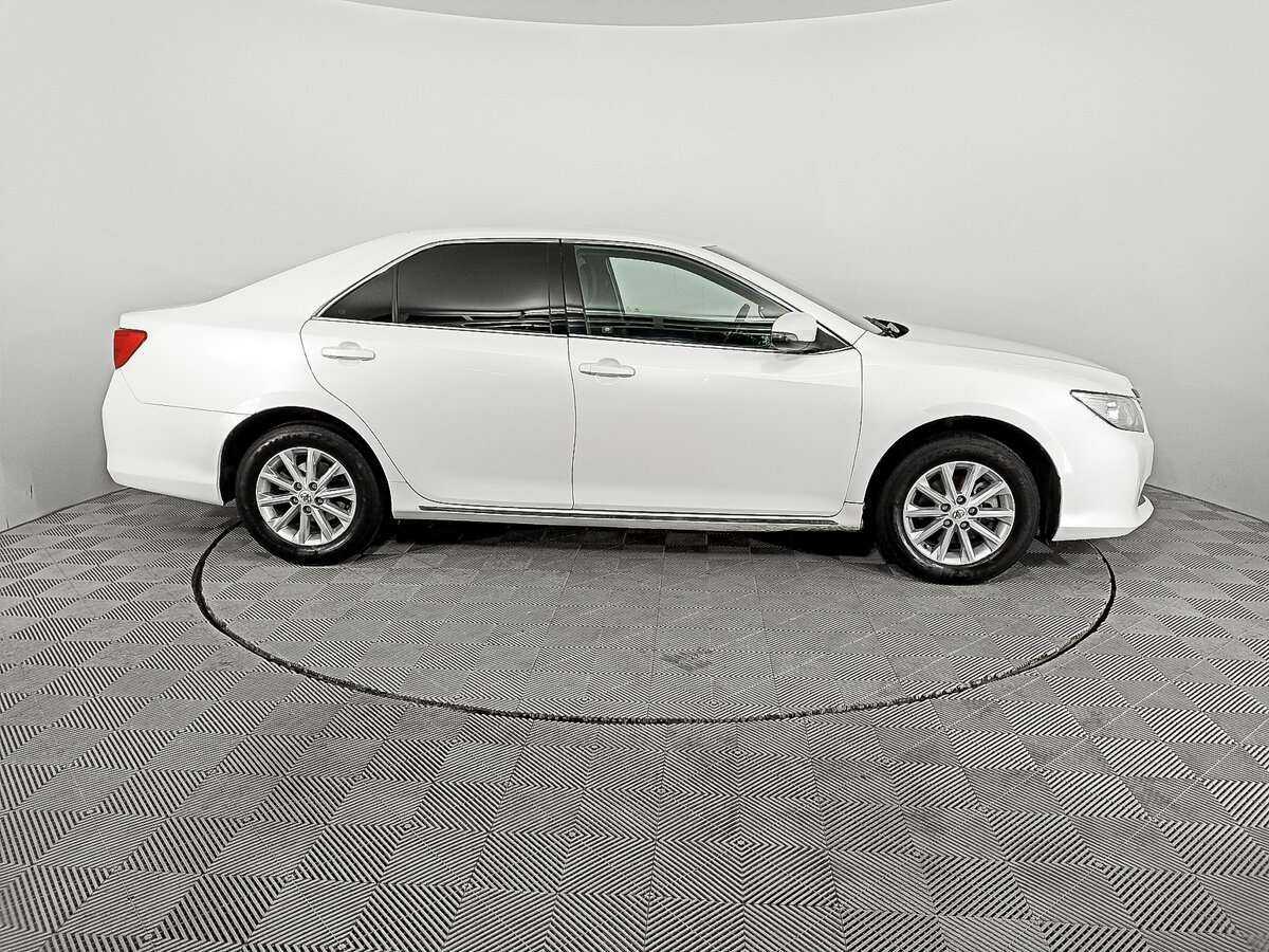 Купить Toyota Camry с пробегом. Фото: #3