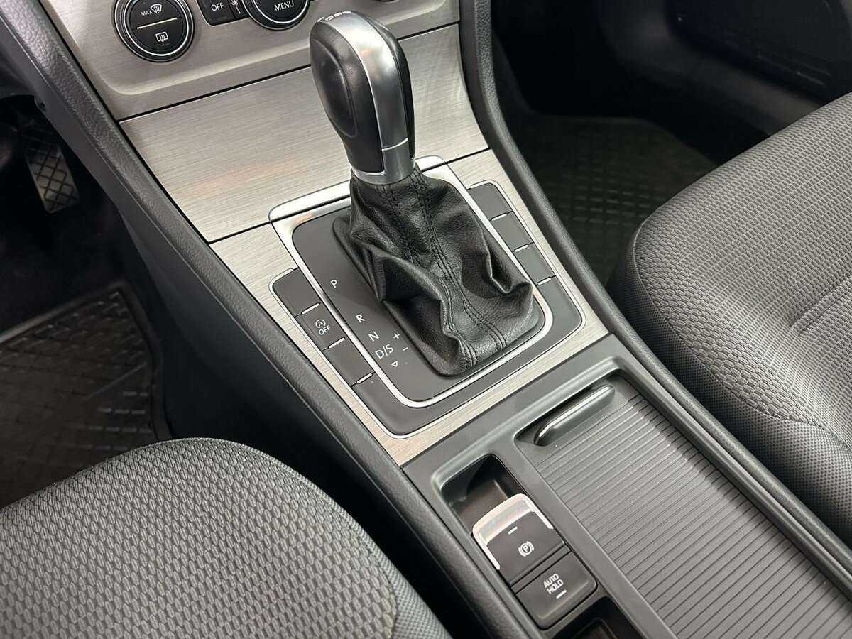 Купить Volkswagen Golf с пробегом. Фото: #12