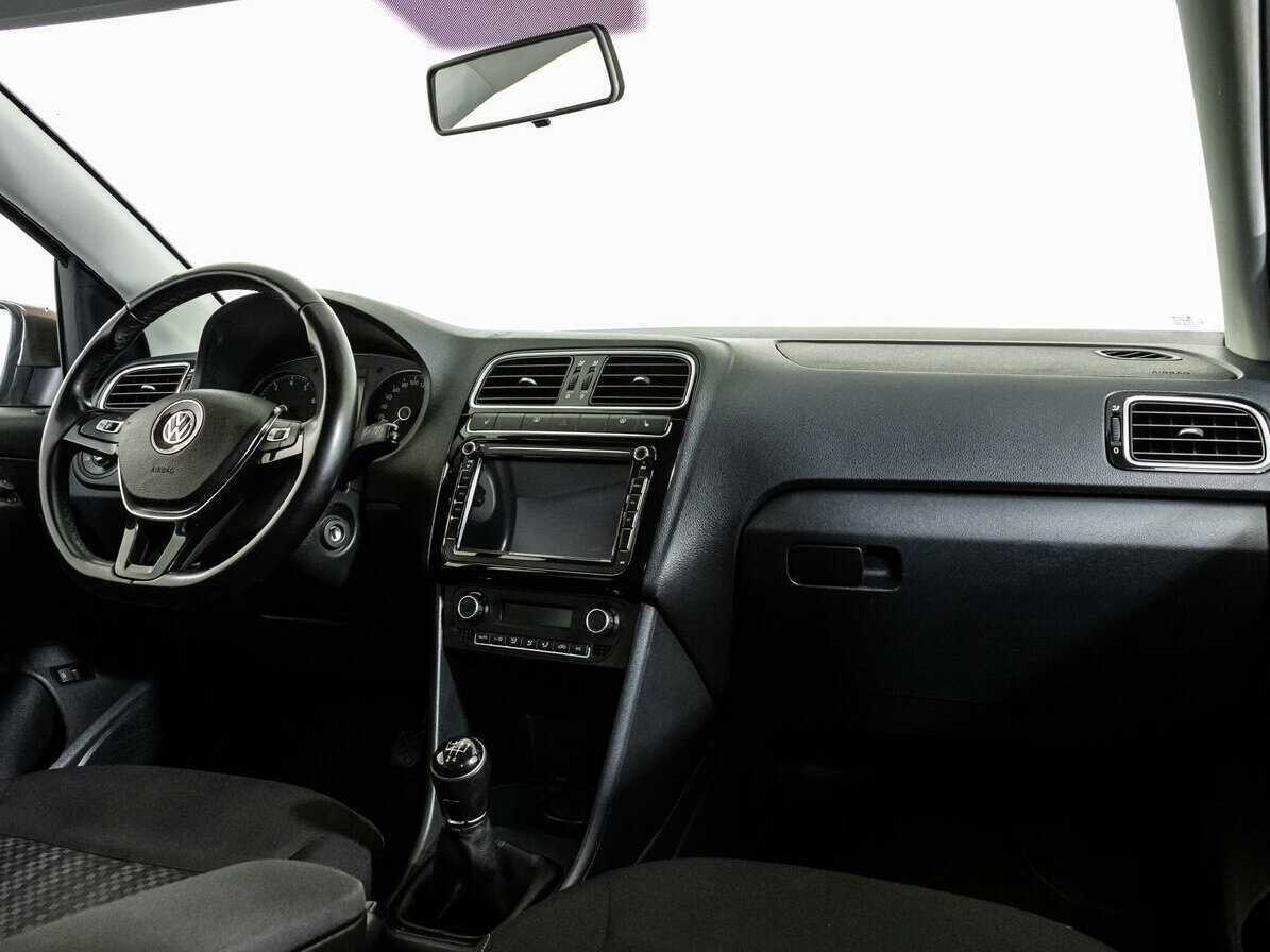 Купить Volkswagen Polo с пробегом. Фото: #8
