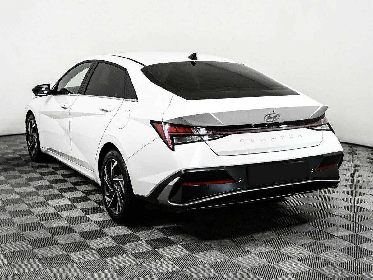 Купить Hyundai Elantra с пробегом. Фото: #6