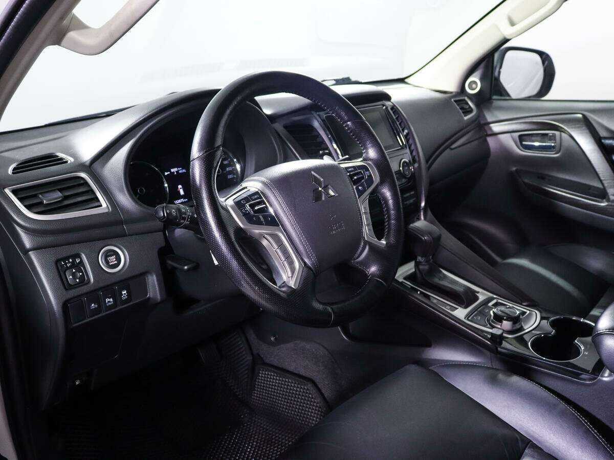 Купить Mitsubishi Pajero Sport с пробегом. Фото: #11