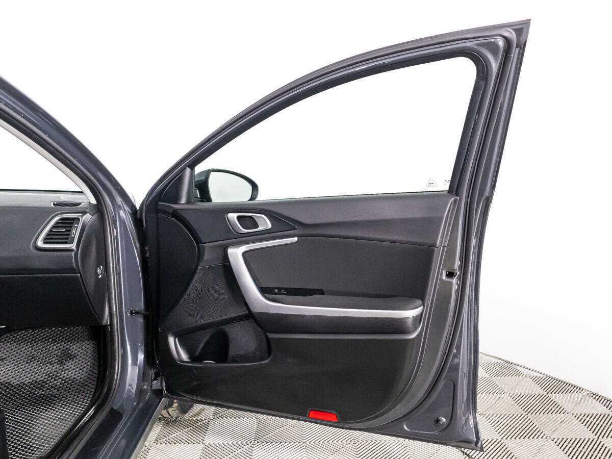 Купить Kia Ceed с пробегом. Фото: #26