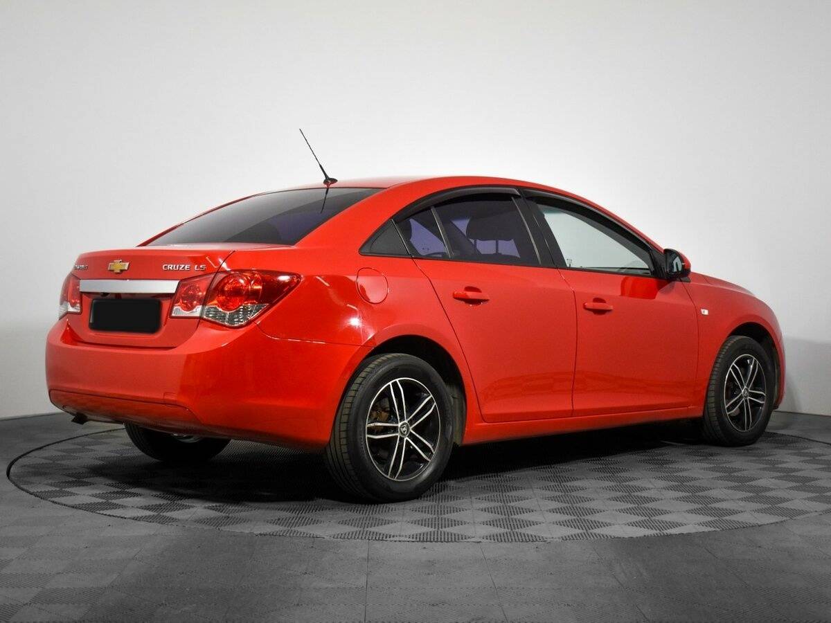 Купить Chevrolet Cruze с пробегом. Фото: #4