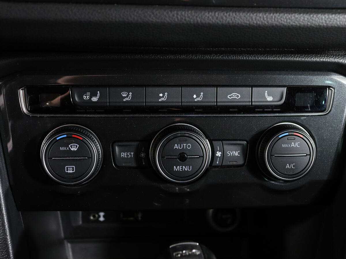 Купить Volkswagen Tiguan с пробегом. Фото: #23