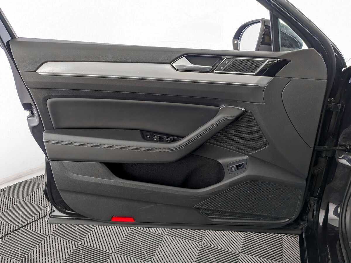 Купить Volkswagen Passat с пробегом. Фото: #18