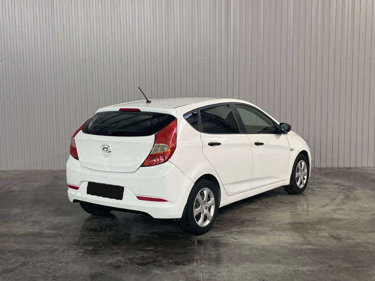 Купить Hyundai Solaris с пробегом. Фото: #4