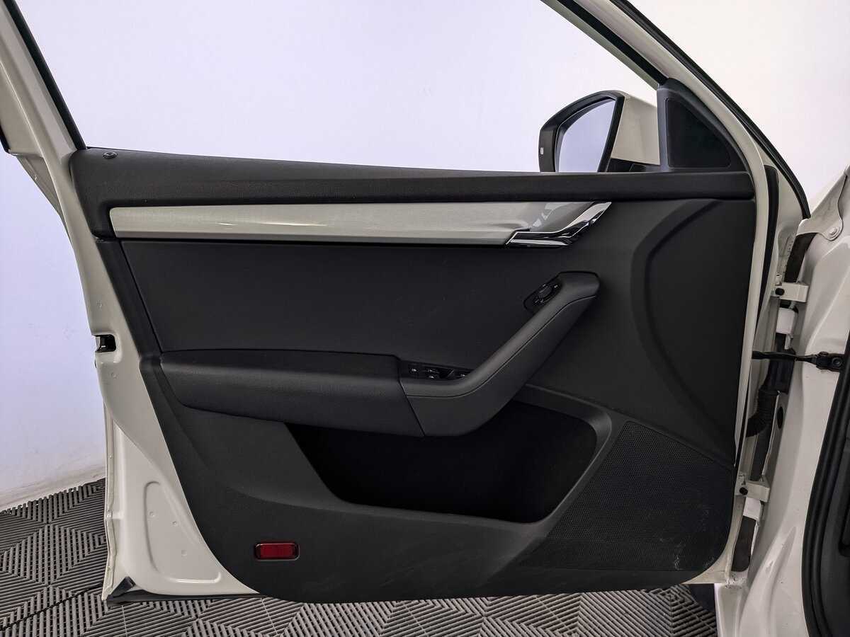 Купить Skoda Octavia с пробегом. Фото: #18