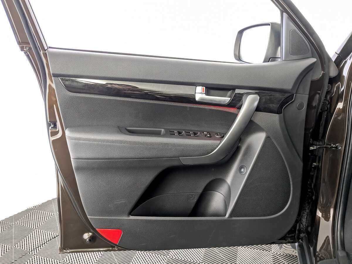 Купить Kia Sorento с пробегом. Фото: #18