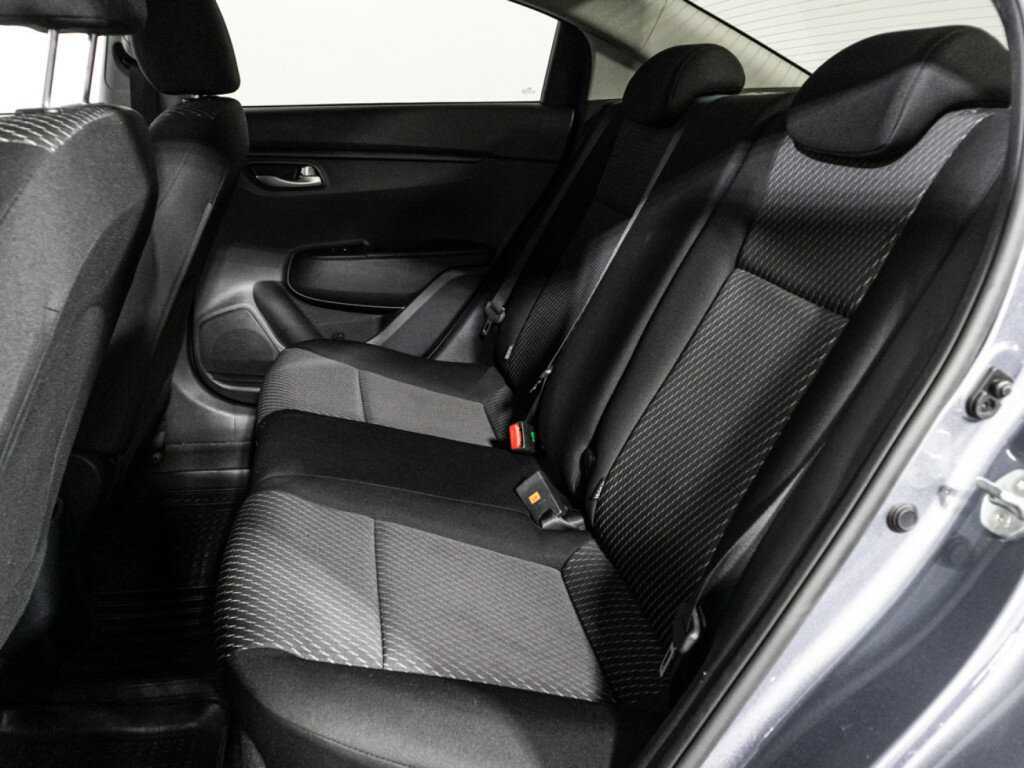 Купить Kia Rio с пробегом. Фото: #9