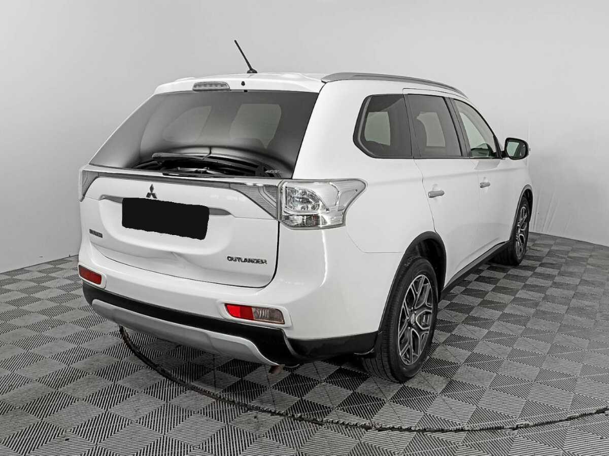 Купить Mitsubishi Outlander с пробегом. Фото: #3