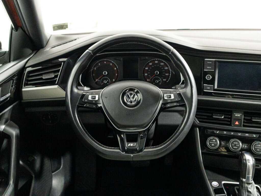 Купить Volkswagen Jetta с пробегом. Фото: #18