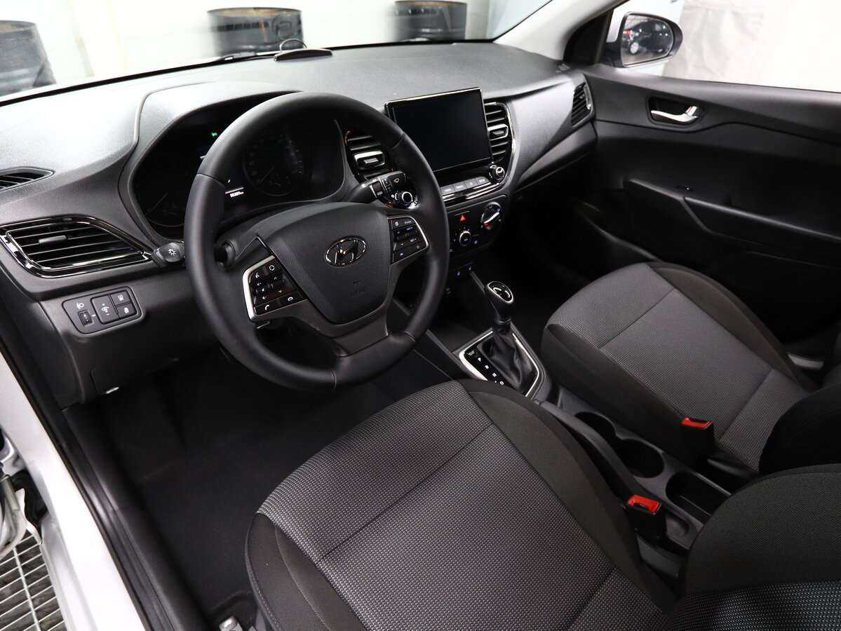 Купить Hyundai Solaris с пробегом. Фото: #7