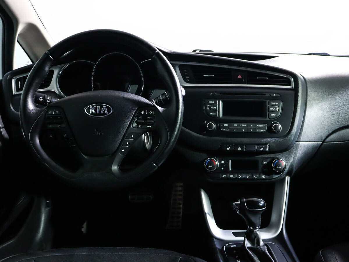 Купить Kia Ceed с пробегом. Фото: #9