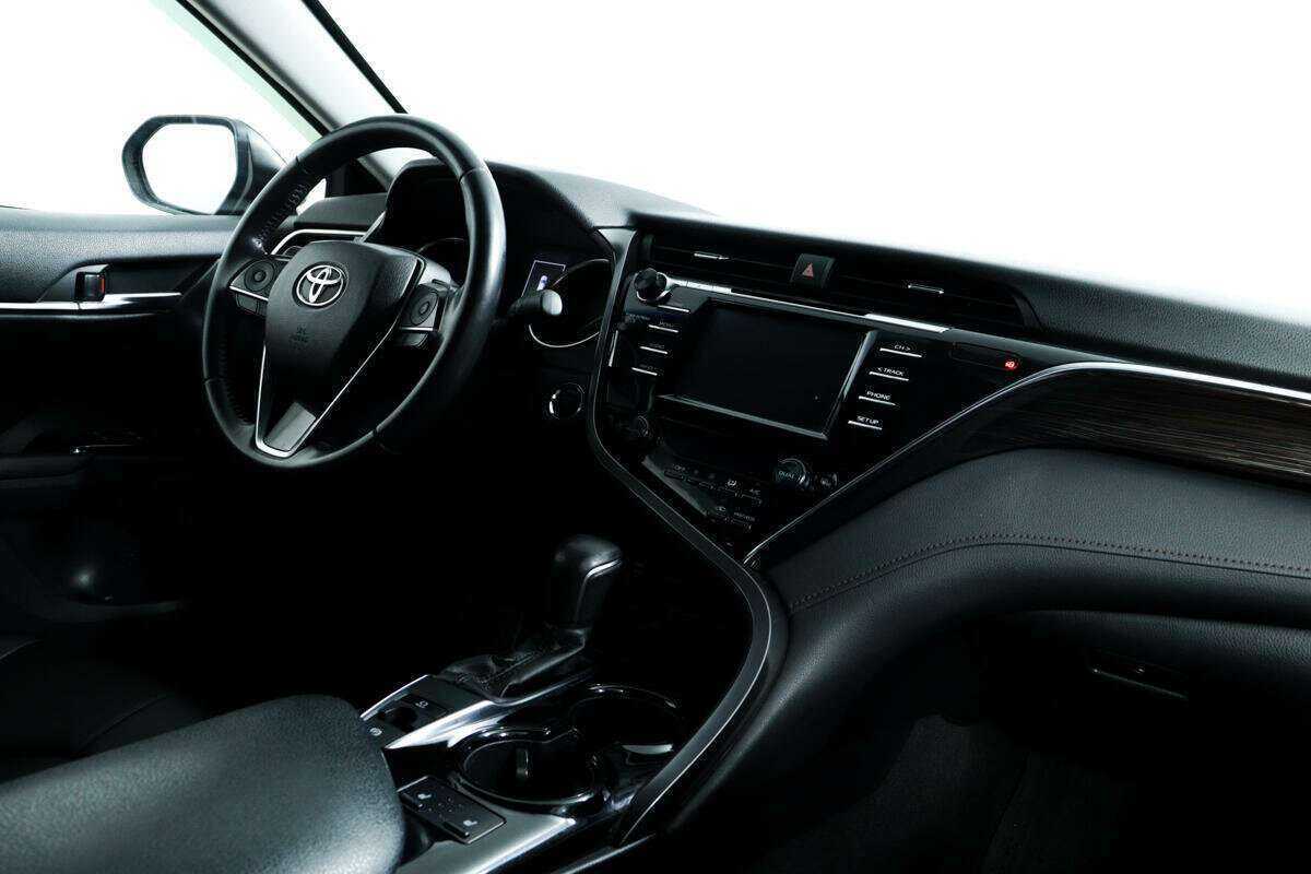 Купить Toyota Camry с пробегом. Фото: #8