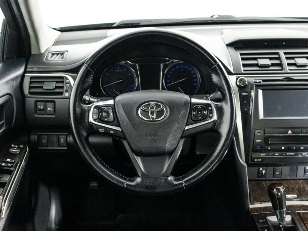 Купить Toyota Camry с пробегом. Фото: #17