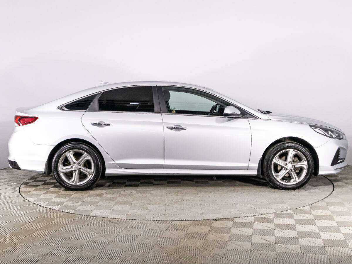Купить Hyundai Sonata с пробегом. Фото: #3