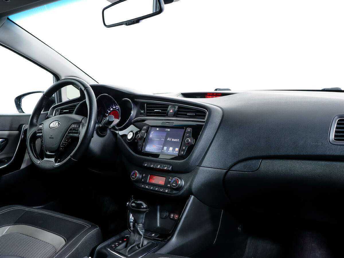 Купить Kia Ceed с пробегом. Фото: #8