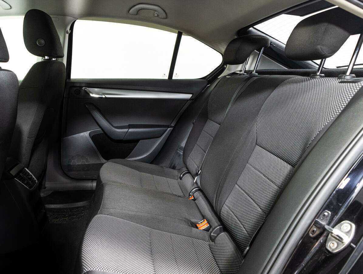 Купить Skoda Octavia с пробегом. Фото: #9