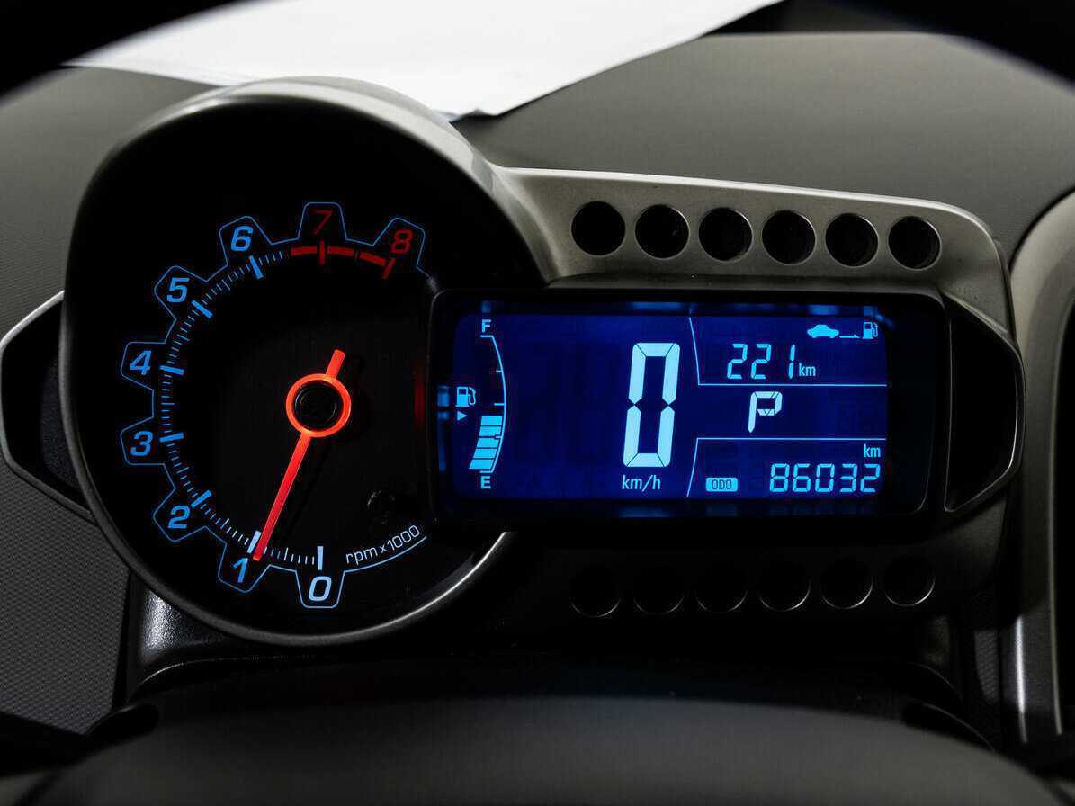 Купить Chevrolet Aveo с пробегом. Фото: #14