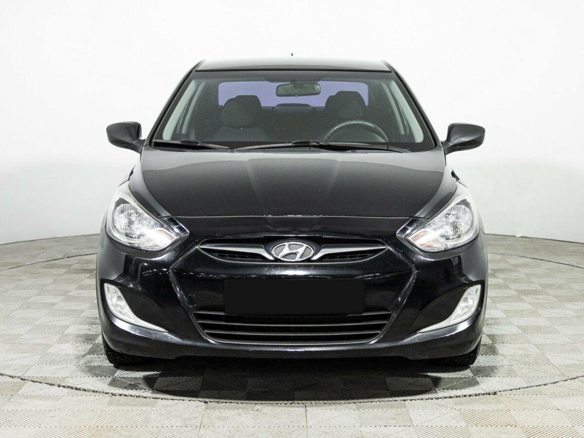 Купить Hyundai Solaris с пробегом. Фото: #1
