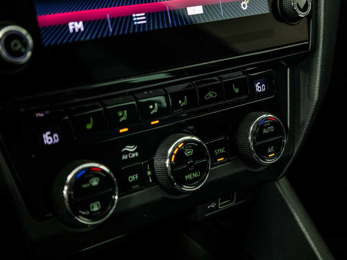 Купить Skoda Octavia с пробегом. Фото: #17