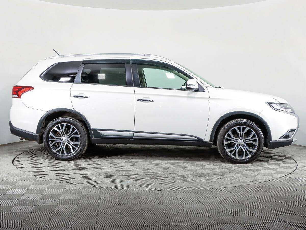 Купить Mitsubishi Outlander с пробегом. Фото: #3