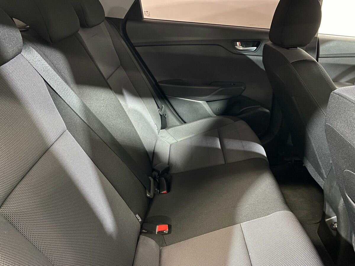 Купить Hyundai Solaris с пробегом. Фото: #10