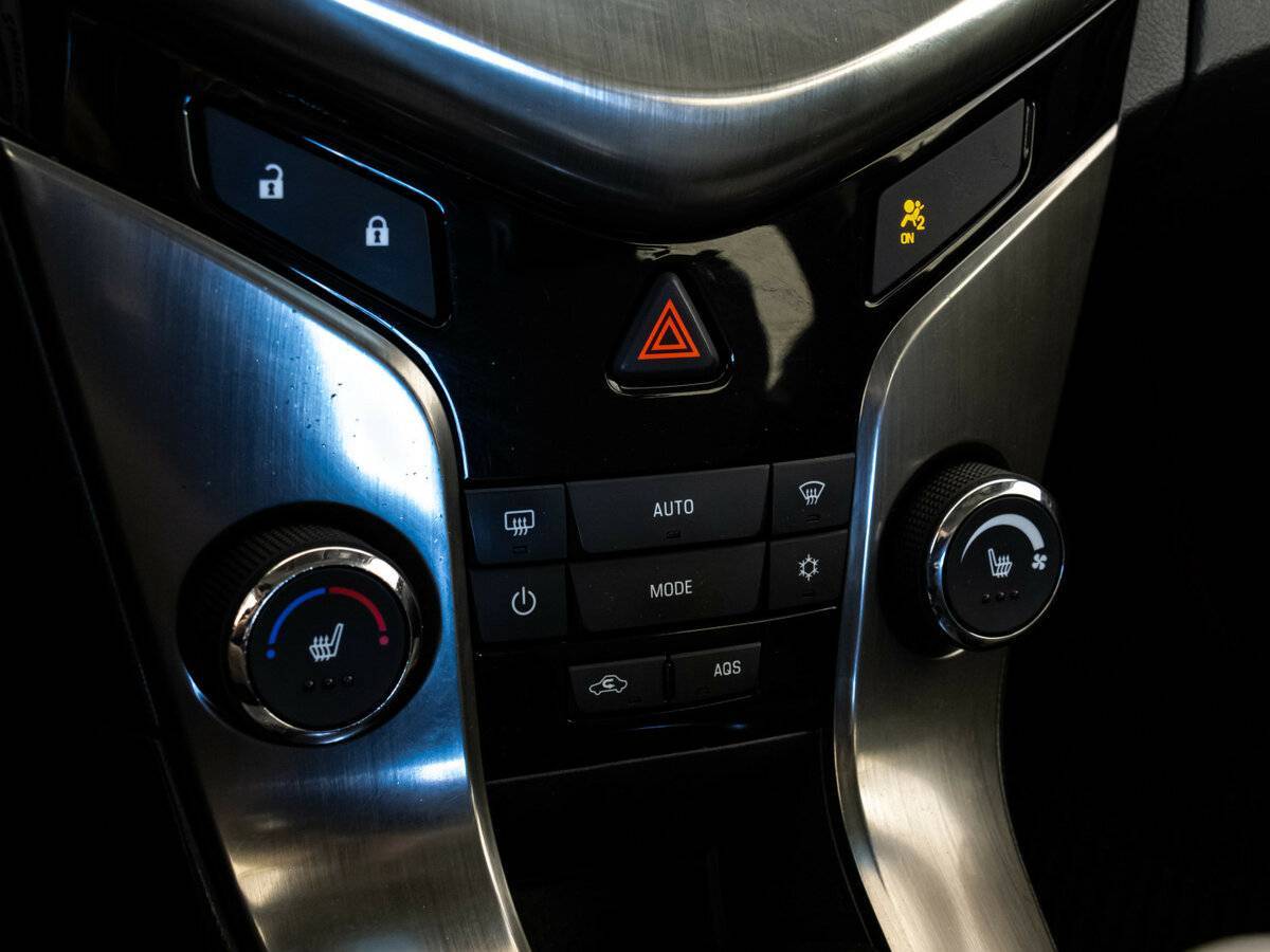 Купить Chevrolet Cruze с пробегом. Фото: #16
