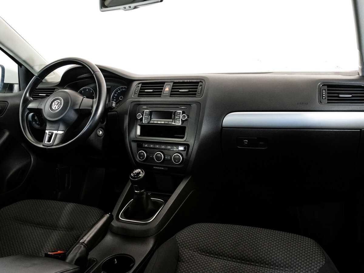 Купить Volkswagen Jetta с пробегом. Фото: #6