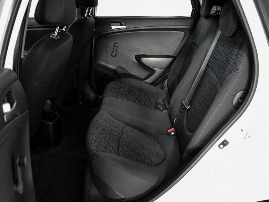 Купить Hyundai Solaris с пробегом. Фото: #9