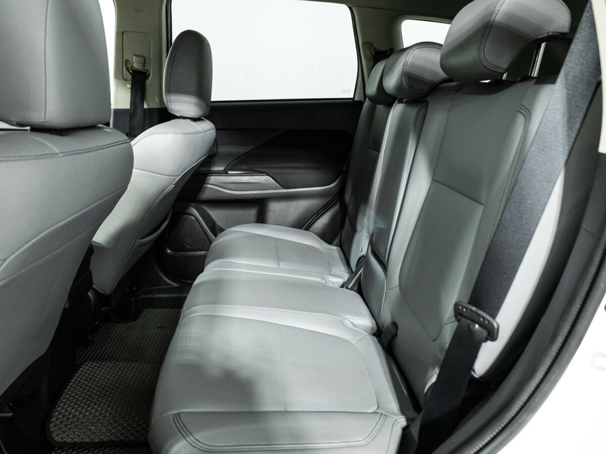 Купить Mitsubishi Outlander с пробегом. Фото: #7