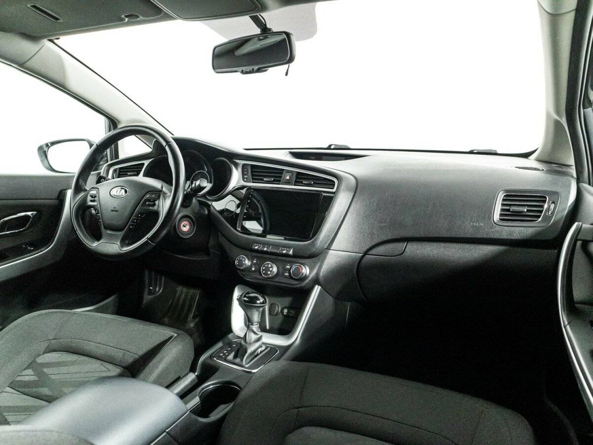 Купить Kia Ceed с пробегом. Фото: #8