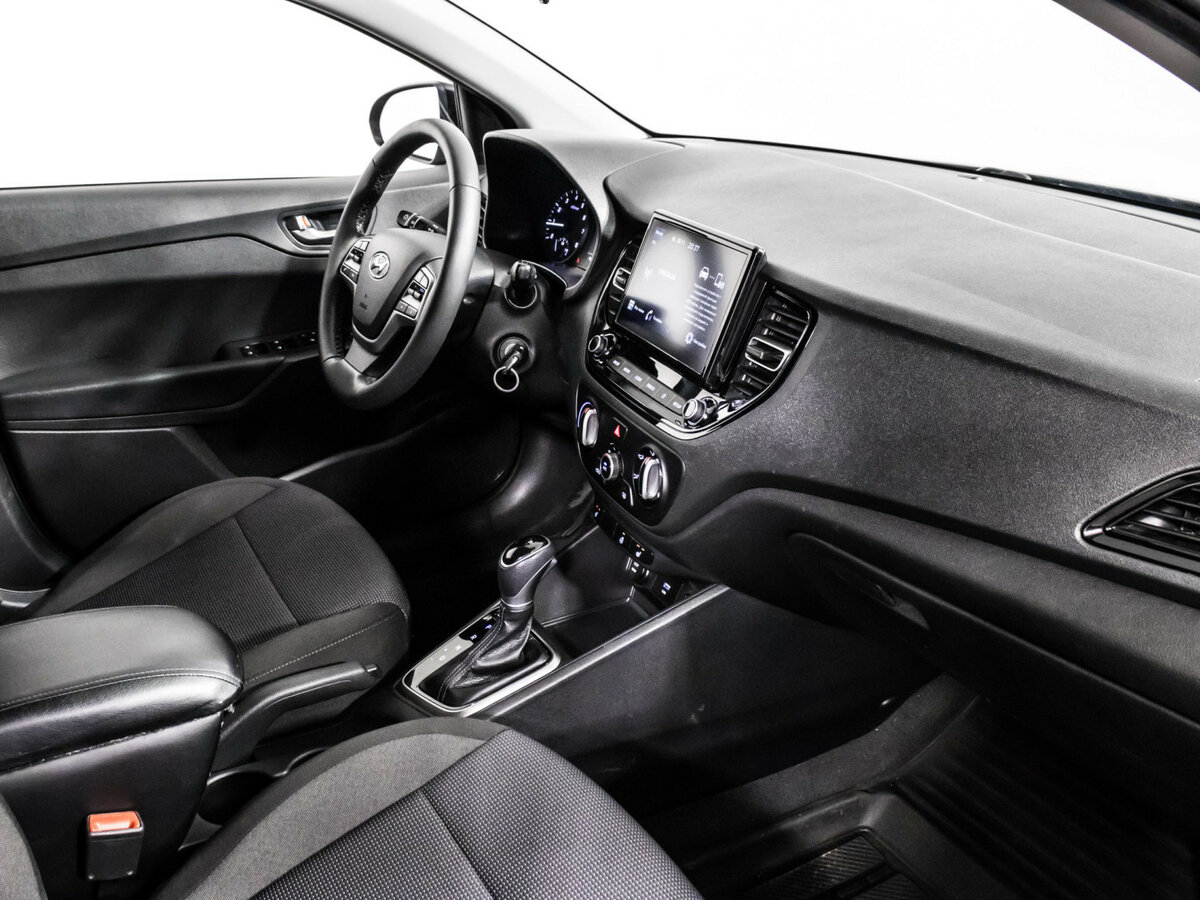 Купить Hyundai Solaris с пробегом. Фото: #6