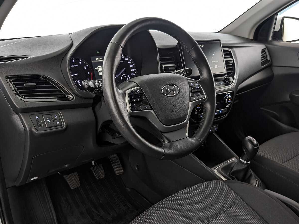 Купить Hyundai Solaris с пробегом. Фото: #10
