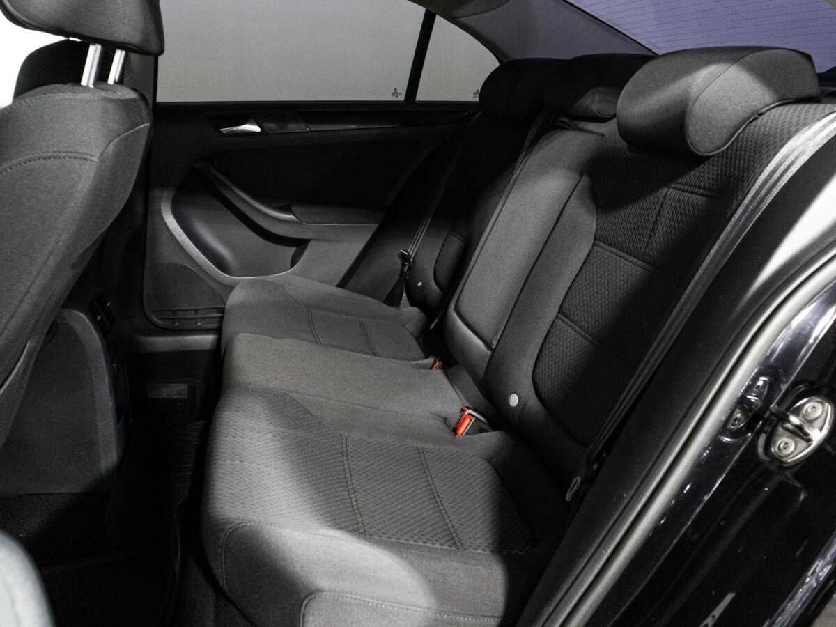Купить Volkswagen Jetta с пробегом. Фото: #9