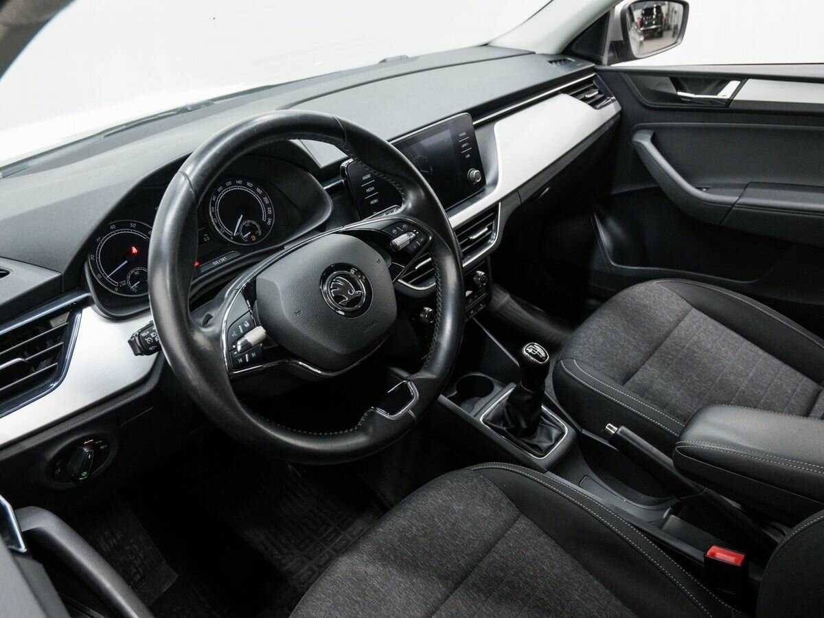 Купить Skoda Rapid с пробегом. Фото: #12